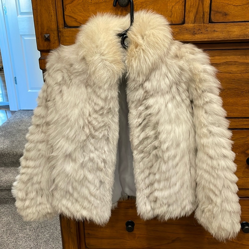 LAST CHANCE!! Saga Fox Authentic Fur Coat ❤️❤️❤️
